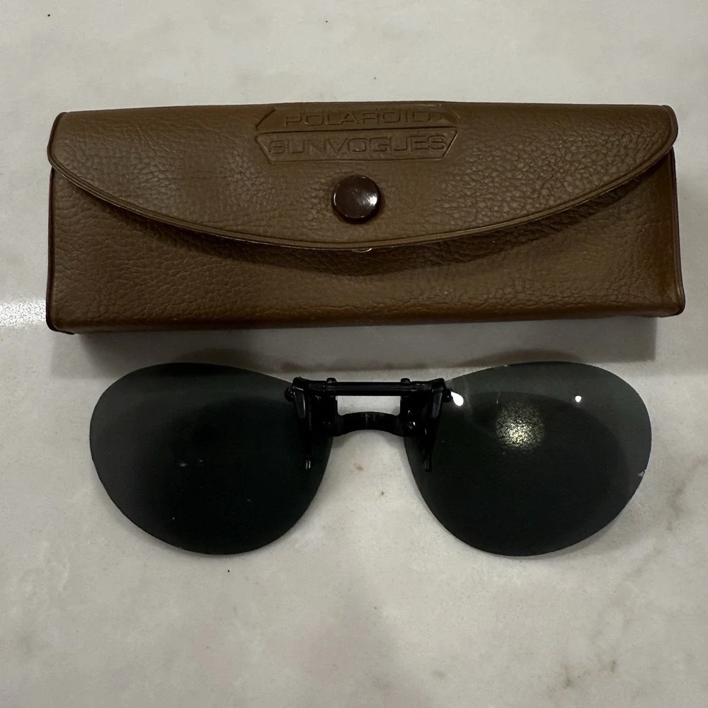 American Optical Polaroid SUNVOGUES Clip-on Non-Presc Sunglasses
